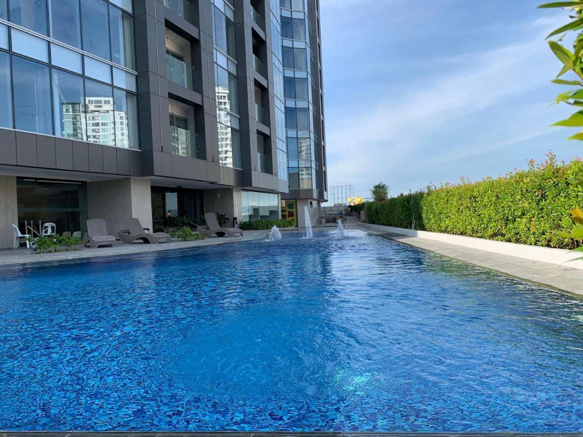 Aeon Suites Staycation Managed By Aria Hotel Davao Exterior photo